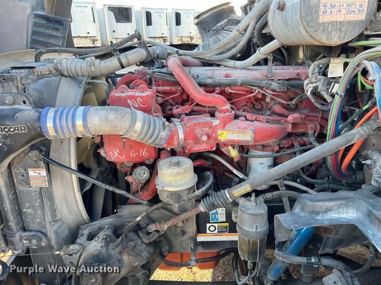 image for item HF9996 2016 Peterbilt  587 semi truck