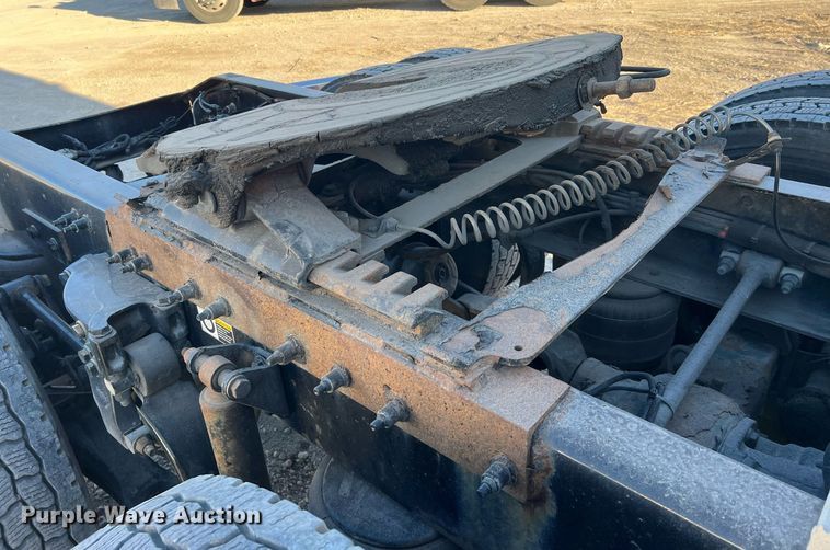 image for item HF9996 2016 Peterbilt  587 semi truck