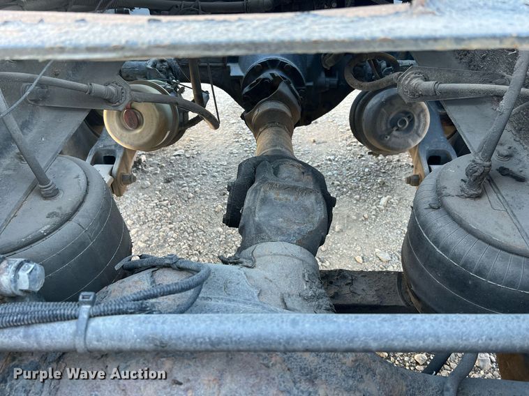 image for item HF9996 2016 Peterbilt  587 semi truck