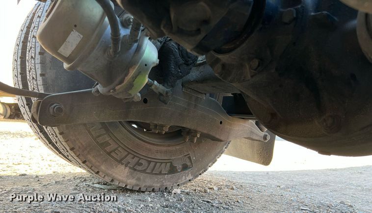 image for item HF9996 2016 Peterbilt  587 semi truck