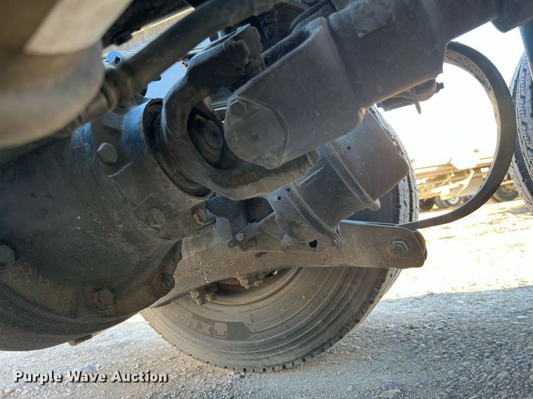 image for item HF9996 2016 Peterbilt  587 semi truck