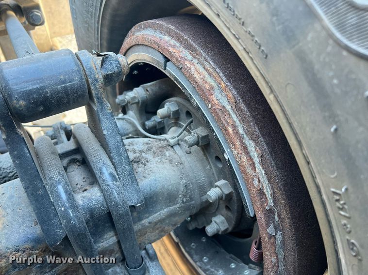 image for item HF9996 2016 Peterbilt  587 semi truck