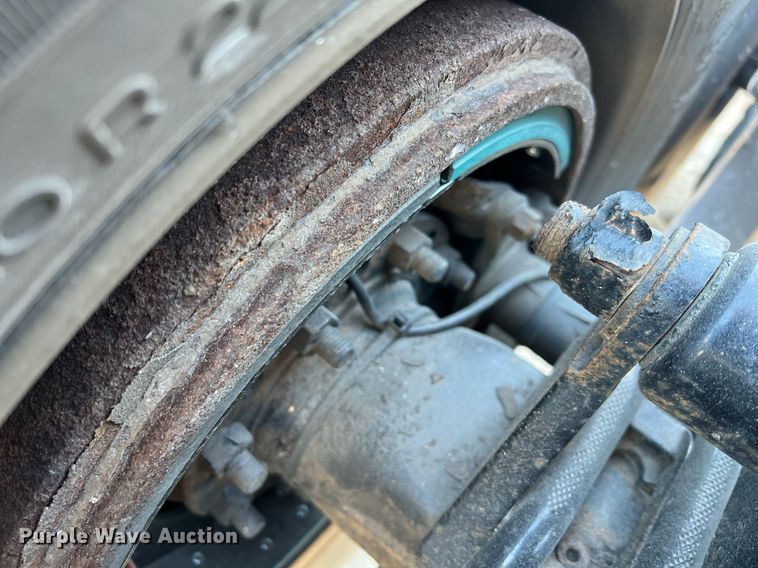 image for item HF9996 2016 Peterbilt  587 semi truck