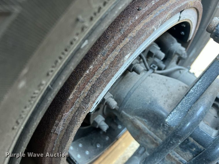 image for item HF9996 2016 Peterbilt  587 semi truck