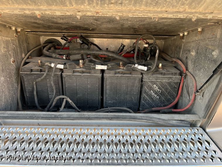 image for item HF9996 2016 Peterbilt  587 semi truck