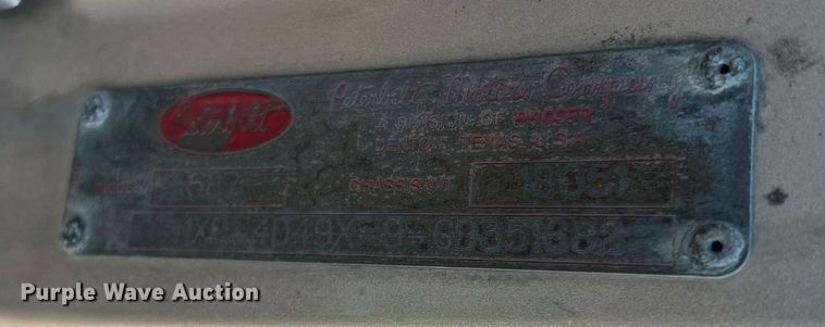 image for item HF9996 2016 Peterbilt  587 semi truck