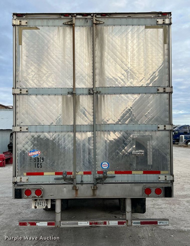 image for item HF9997 2005 Utility VS2R  refrigerated van trailer