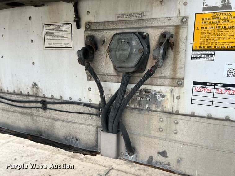 image for item HF9997 2005 Utility VS2R  refrigerated van trailer