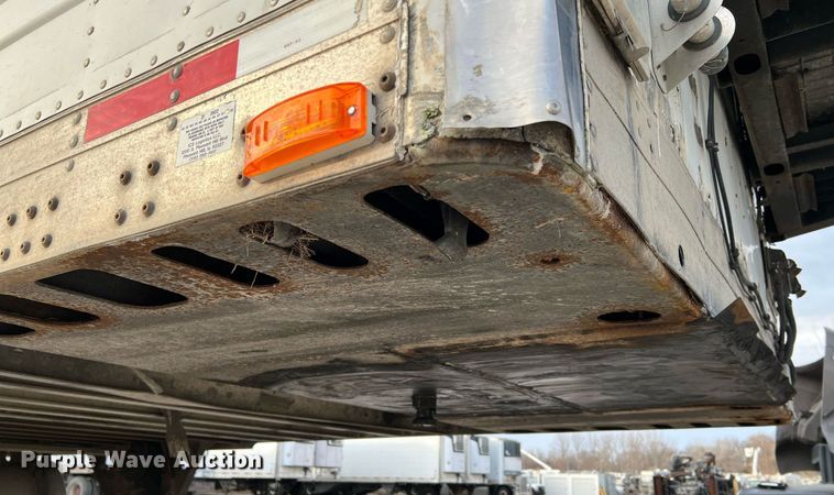 image for item HF9997 2005 Utility VS2R  refrigerated van trailer