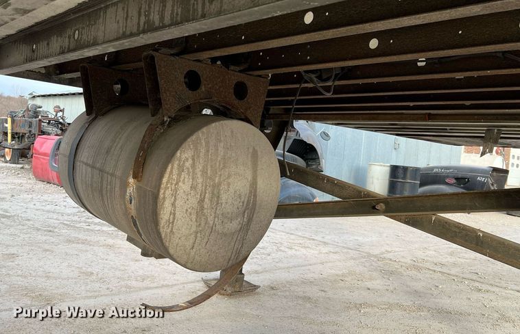 image for item HF9997 2005 Utility VS2R  refrigerated van trailer