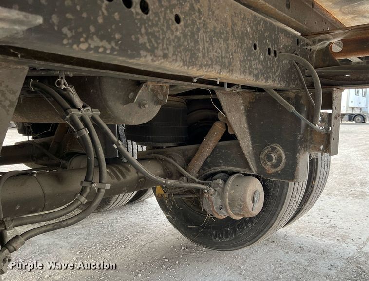 image for item HF9997 2005 Utility VS2R  refrigerated van trailer