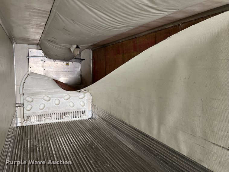 image for item HF9997 2005 Utility VS2R  refrigerated van trailer