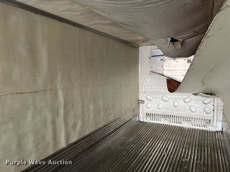 image for item HF9997 2005 Utility VS2R  refrigerated van trailer