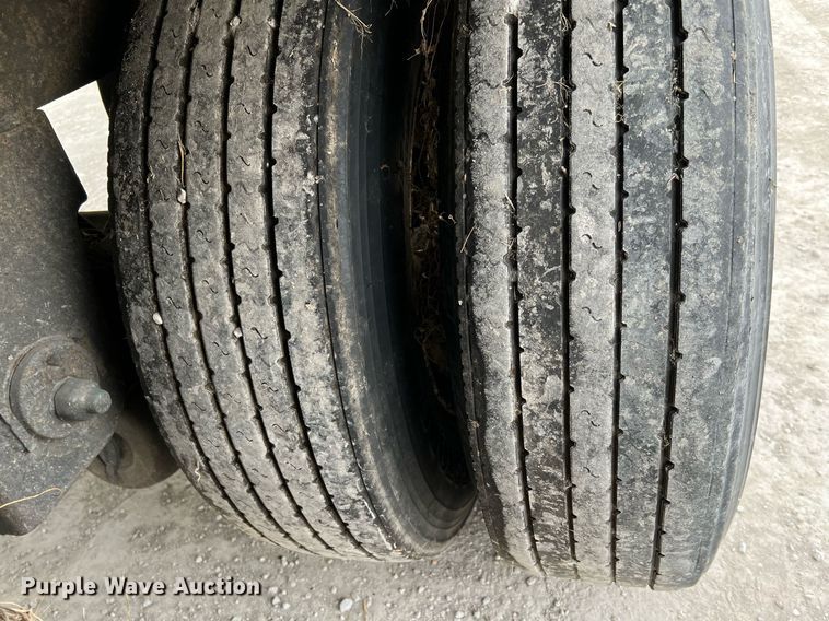 image for item HF9997 2005 Utility VS2R  refrigerated van trailer