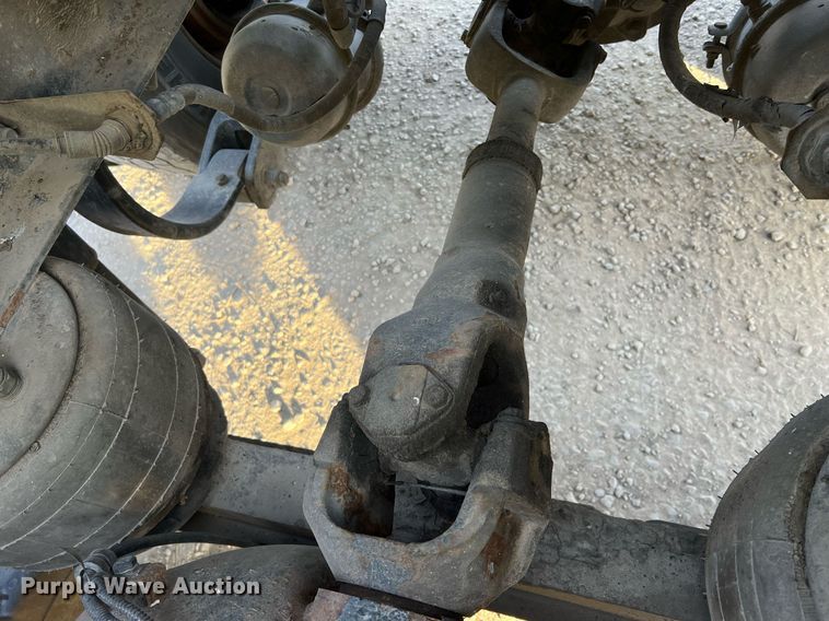 image for item HF9999 2015 Peterbilt  587 semi truck