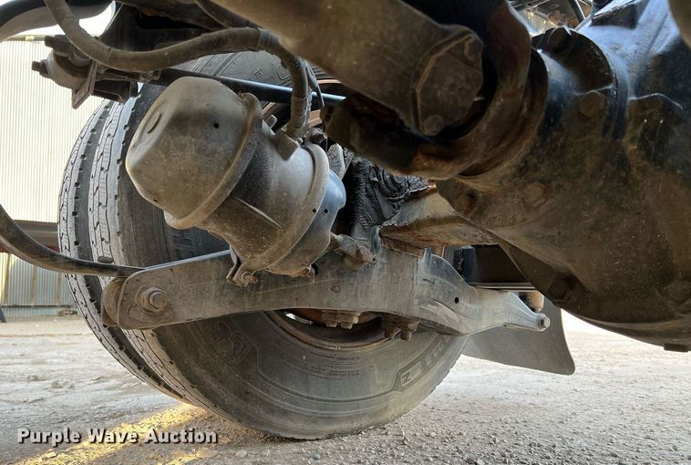 image for item HF9999 2015 Peterbilt  587 semi truck