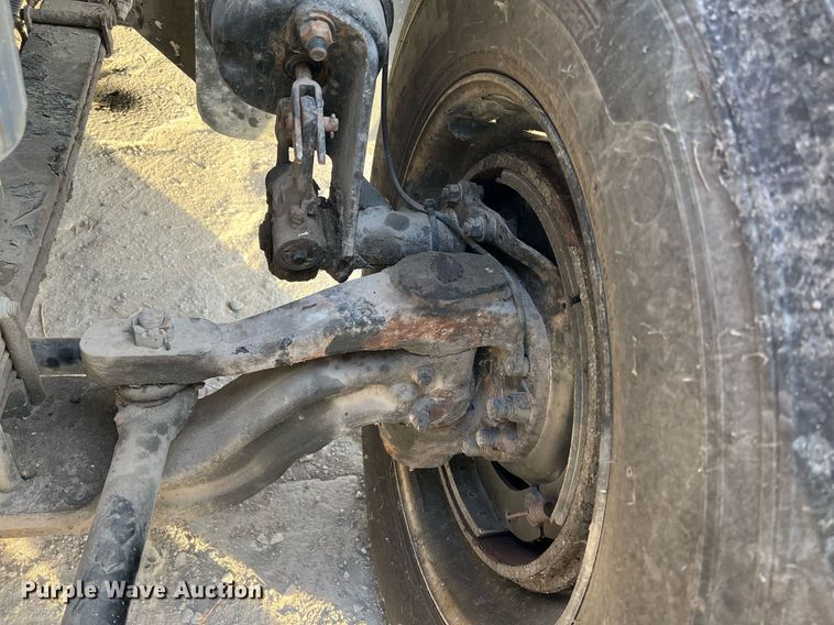 image for item HF9999 2015 Peterbilt  587 semi truck