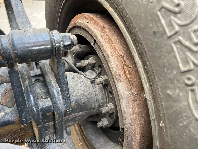 image for item HF9999 2015 Peterbilt  587 semi truck