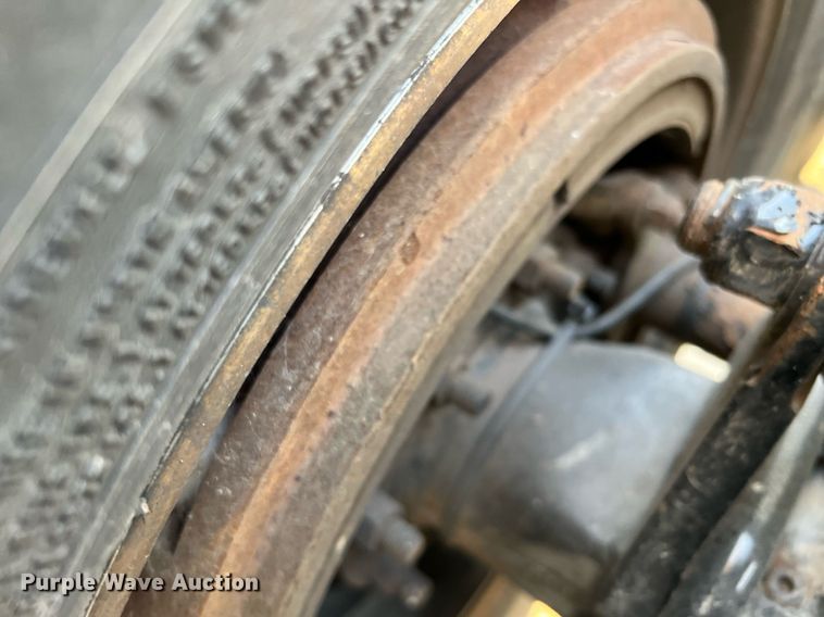 image for item HF9999 2015 Peterbilt  587 semi truck