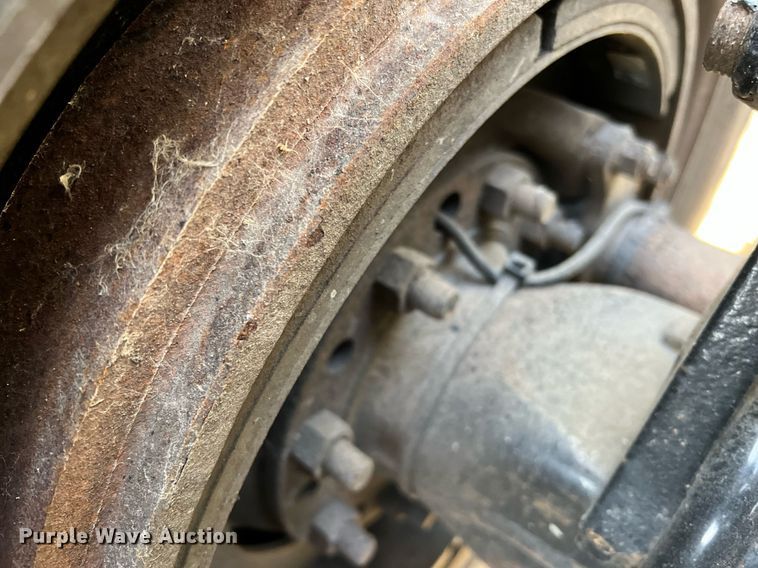 image for item HF9999 2015 Peterbilt  587 semi truck