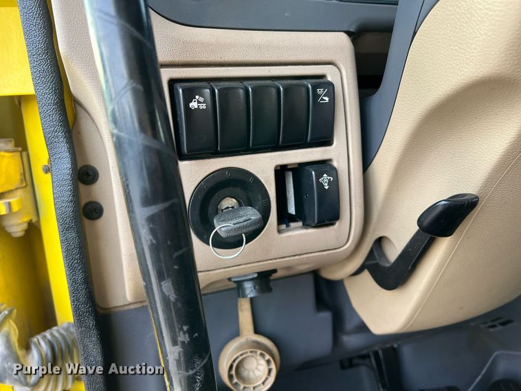 image for item HF9999 2015 Peterbilt  587 semi truck