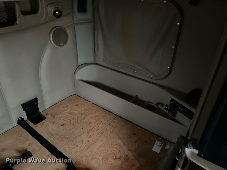 image for item HF9999 2015 Peterbilt  587 semi truck