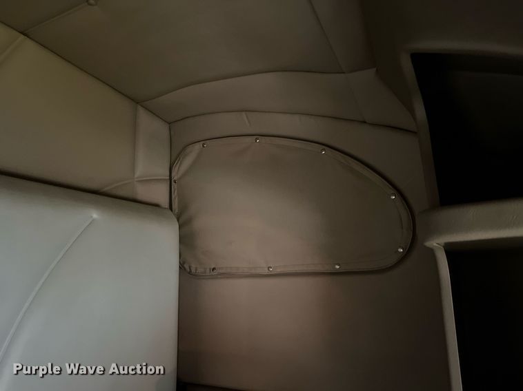 image for item HF9999 2015 Peterbilt  587 semi truck