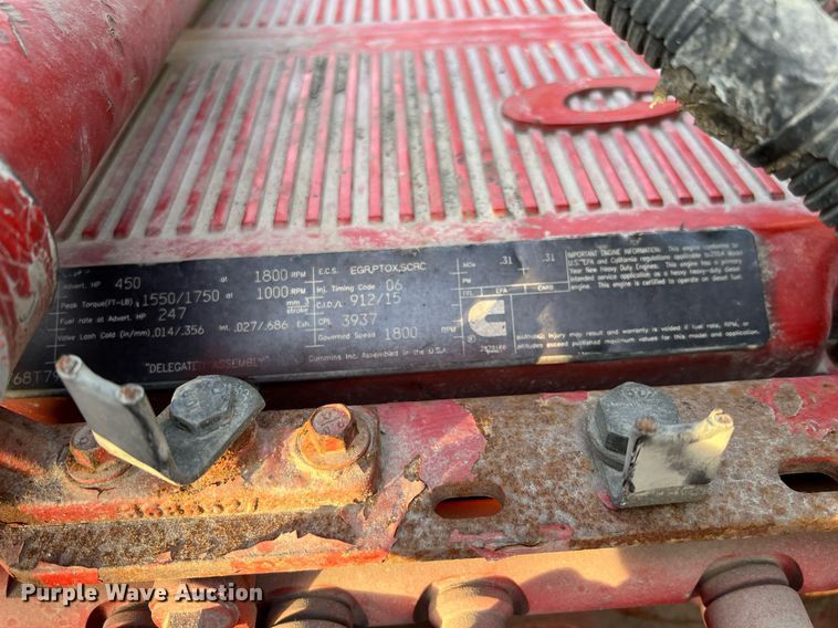 image for item HF9999 2015 Peterbilt  587 semi truck