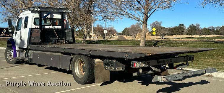 image for item IU9243 2018 Freightliner  rollback truck