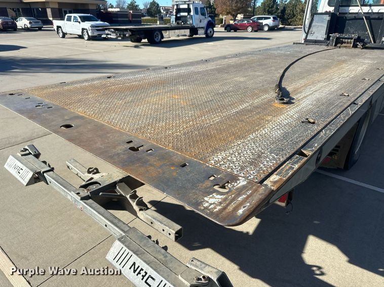 image for item IU9243 2018 Freightliner  rollback truck