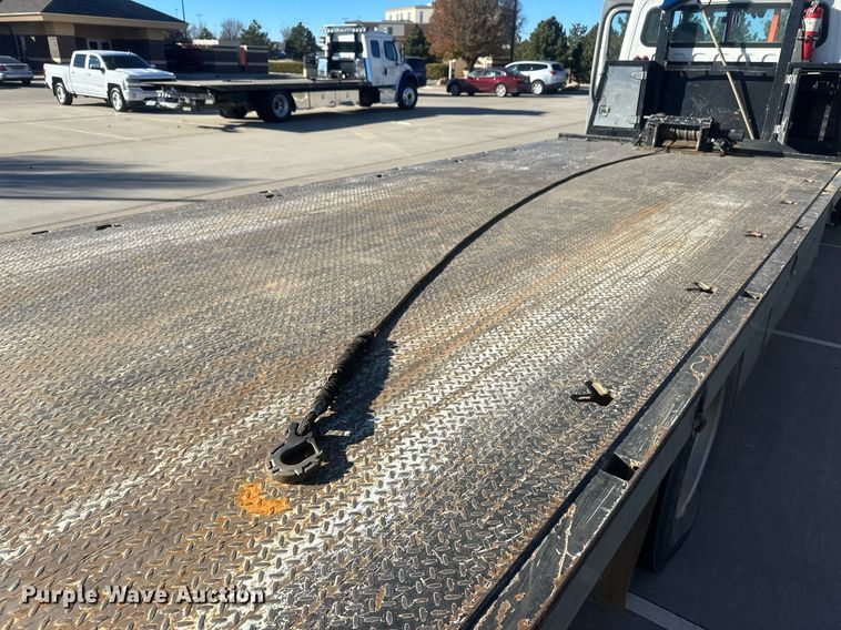 image for item IU9243 2018 Freightliner  rollback truck