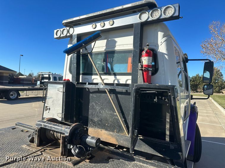 image for item IU9243 2018 Freightliner  rollback truck
