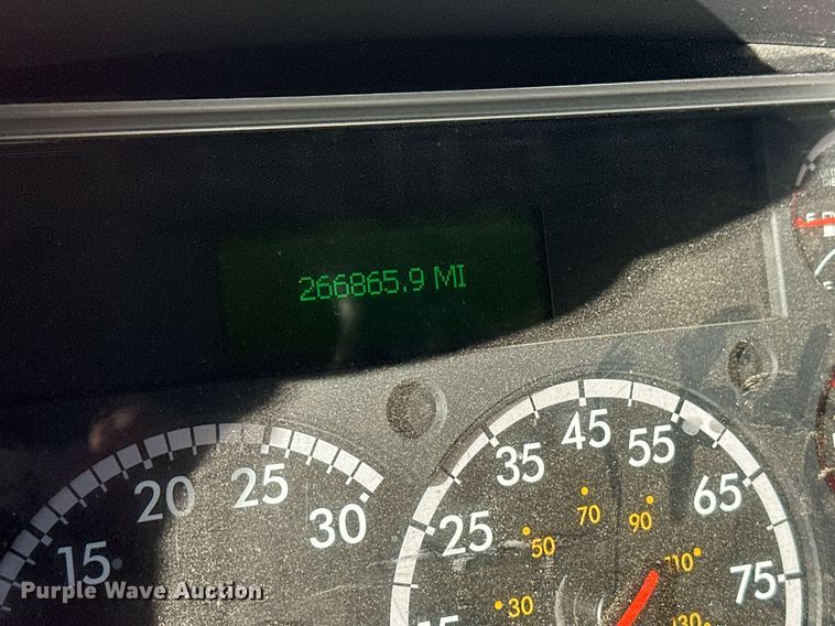 image for item IU9243 2018 Freightliner  rollback truck