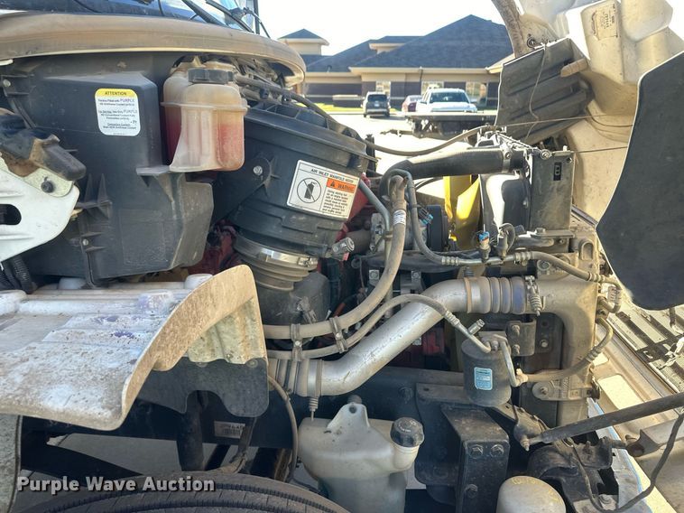 image for item IU9243 2018 Freightliner  rollback truck