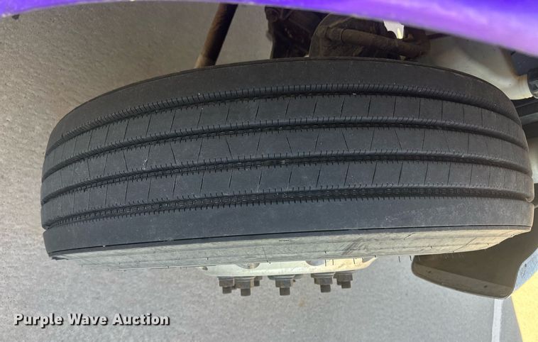 image for item IU9243 2018 Freightliner  rollback truck