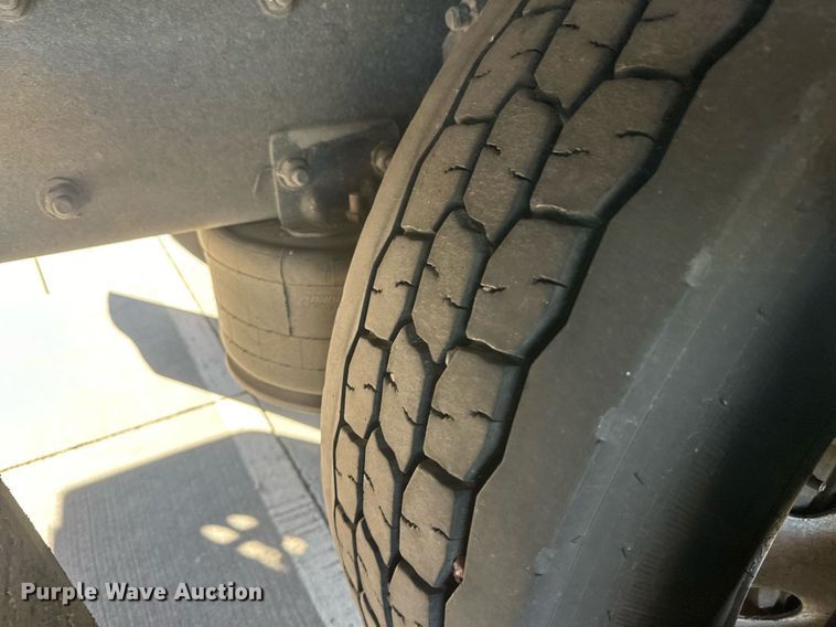 image for item IU9243 2018 Freightliner  rollback truck