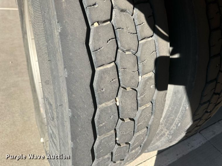 image for item IU9243 2018 Freightliner  rollback truck