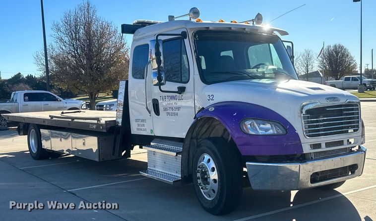 image for item IU9244 2019 Freightliner  rollback truck