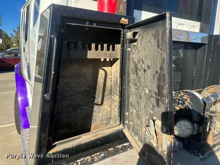 image for item IU9244 2019 Freightliner  rollback truck