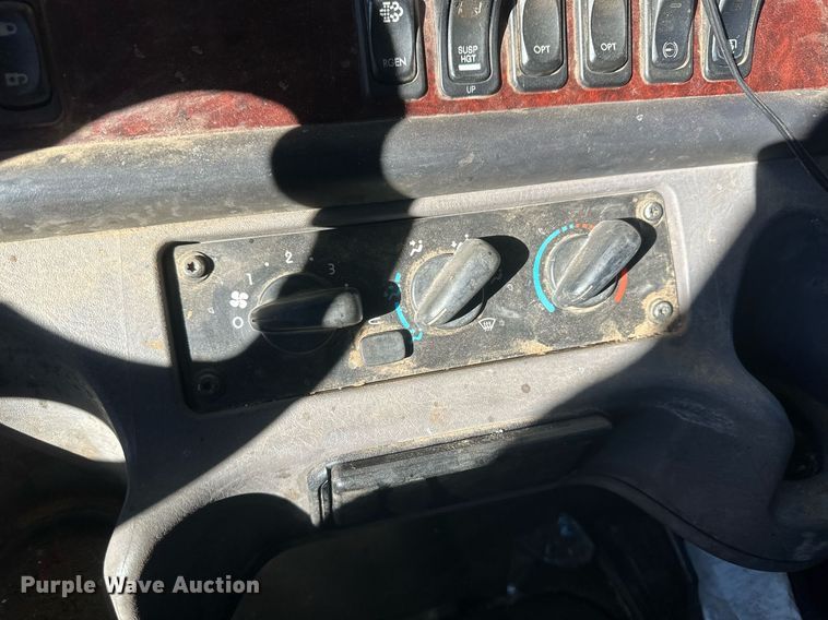 image for item IU9244 2019 Freightliner  rollback truck