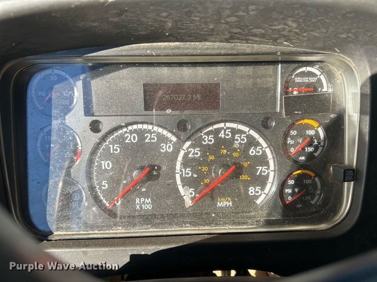 image for item IU9244 2019 Freightliner  rollback truck