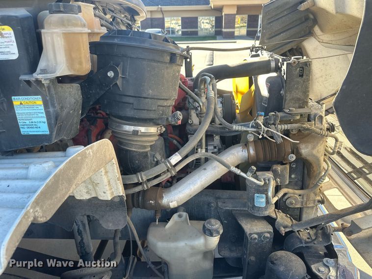 image for item IU9244 2019 Freightliner  rollback truck