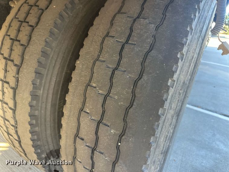 image for item IU9244 2019 Freightliner  rollback truck