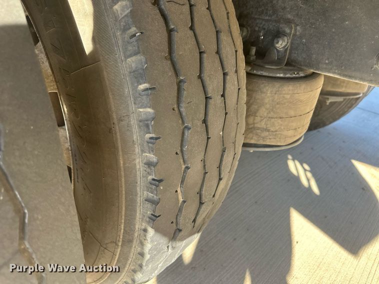 image for item IU9244 2019 Freightliner  rollback truck