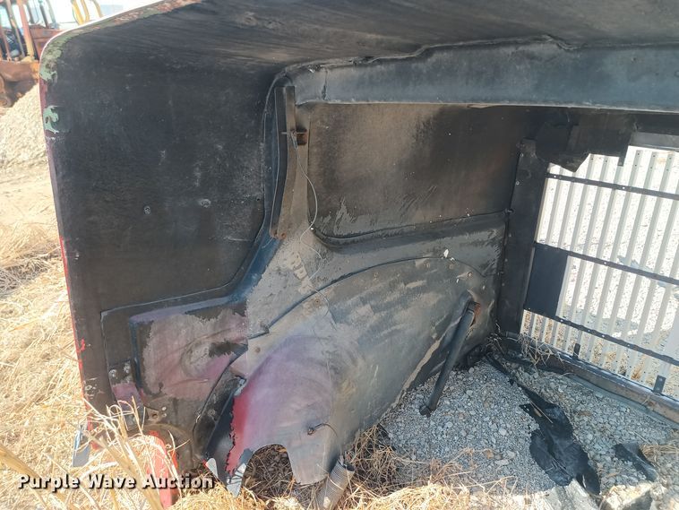 image for item KG9561 International  cab and hood