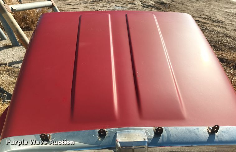 image for item KG9561 International  cab and hood