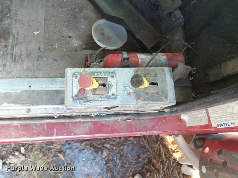 image for item KG9561 International  cab and hood