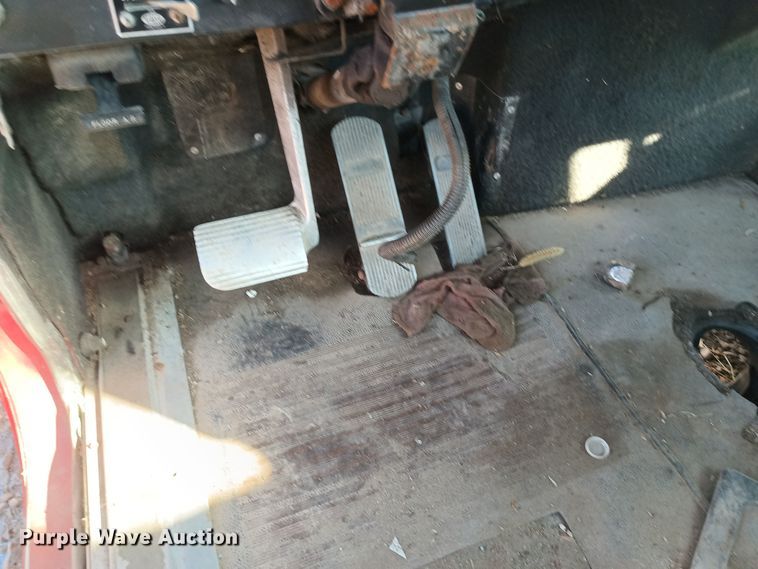 image for item KG9561 International  cab and hood