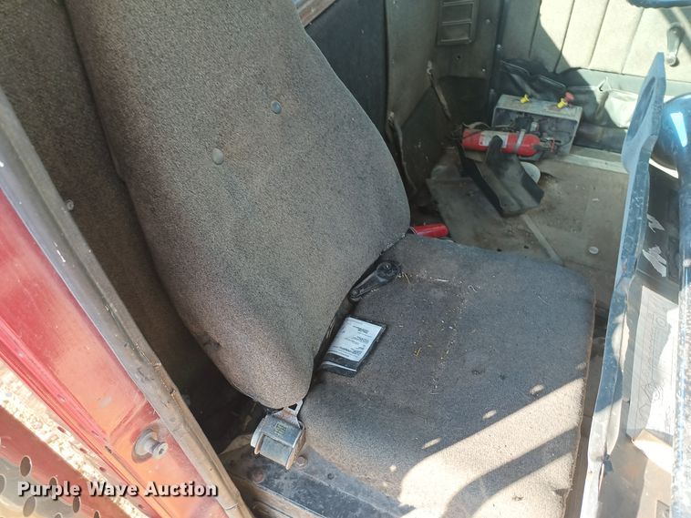 image for item KG9561 International  cab and hood