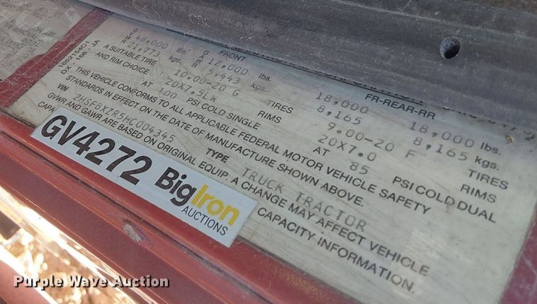 image for item KG9561 International  cab and hood